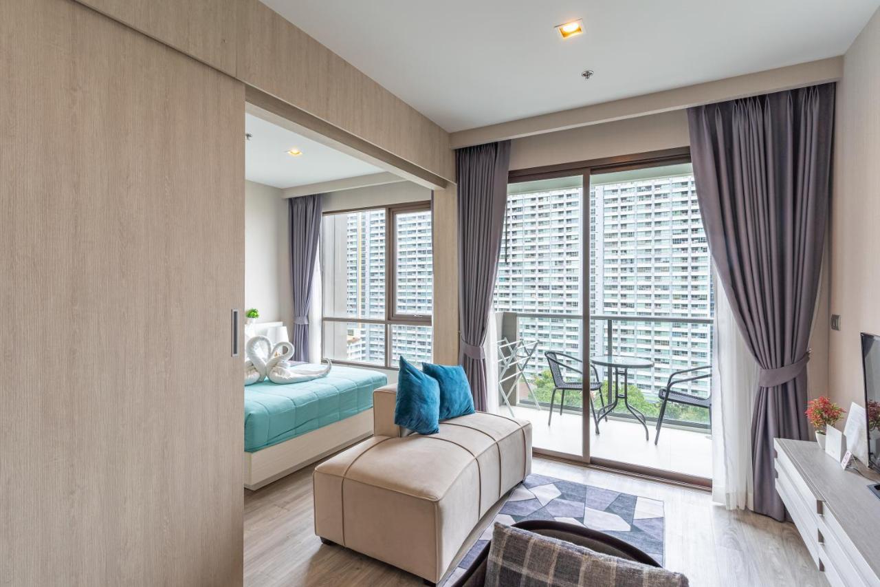 Aeras Beachfront Condominium Jomtien Beach Exterior photo