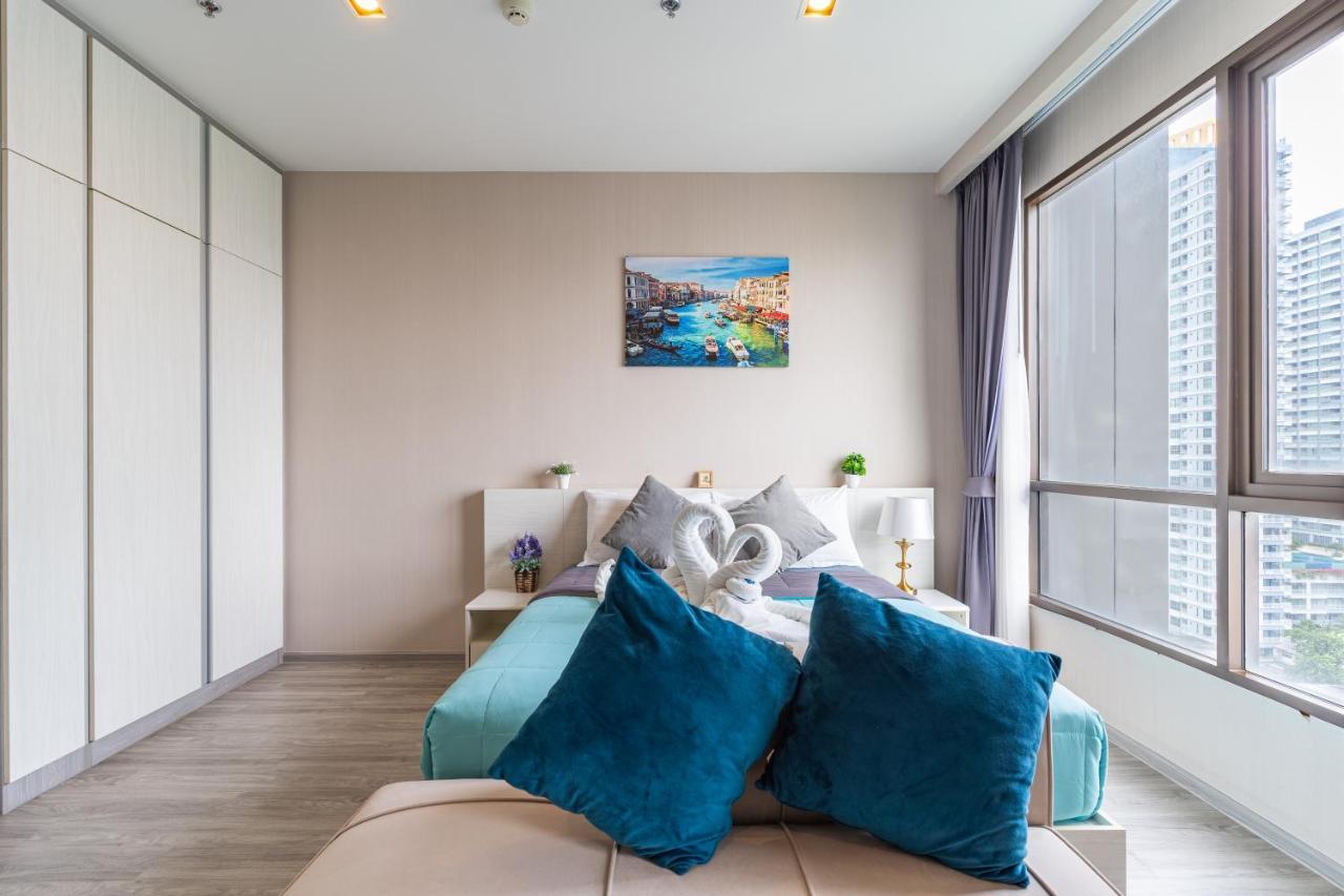 Aeras Beachfront Condominium Jomtien Beach Exterior photo